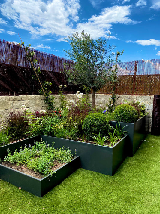 Jardinera de acero galvanizado rectangular